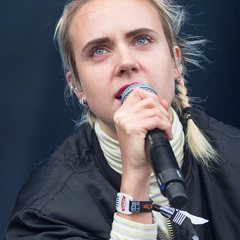 MØ