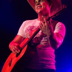 Dustin Lynch